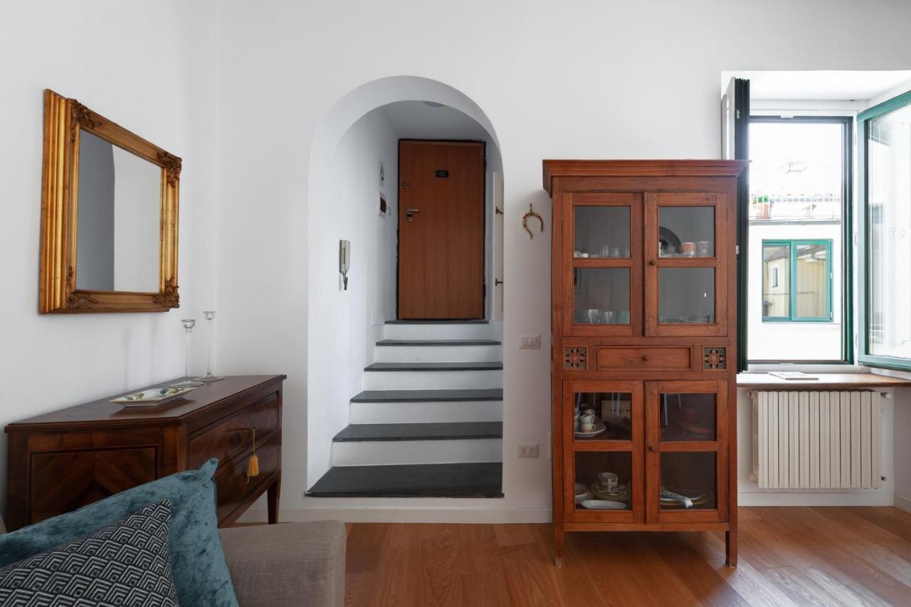 Casa Flo Con Terrazza E Ascensore 살레르노 외부 사진